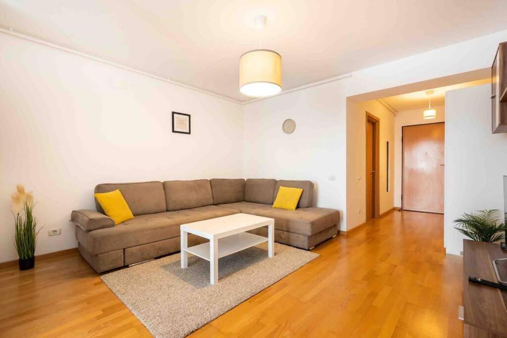 Appartamento Perfect With View And Undergound Parking Bucarest